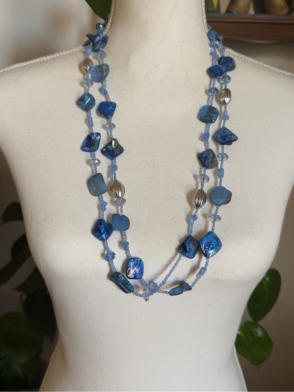Vintage Blue Mother of Pearl & Italian Murano Foiled Glass Beaded Necklace